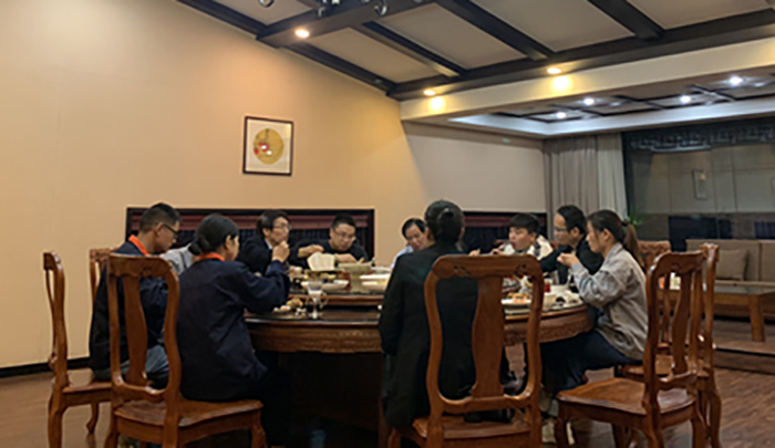 集团表扬并宴请第三季度优异员工-合乐HL8