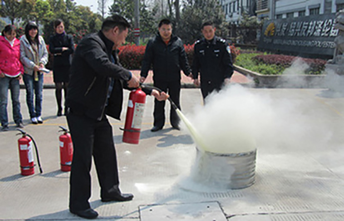 集团举行2011年“清静生产宣传周”活动-合乐HL8